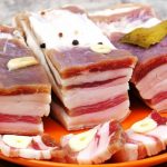 Соленое сало в рассоле без варки: простой способ в домашних условиях