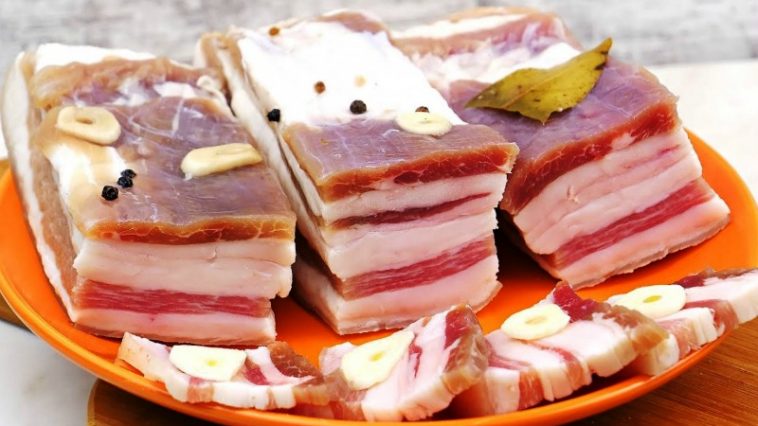 Соленое сало в рассоле без варки: простой способ в домашних условиях