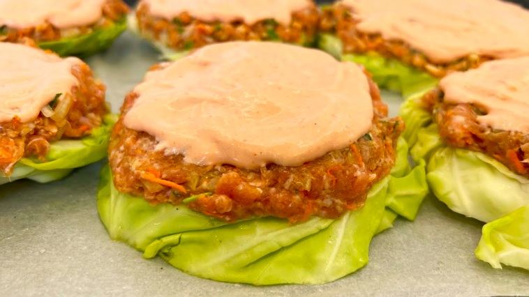 Вкусно, как голубцы, но в разы проще! «Гнёзда» из капусты с фаршем – идеальный обед