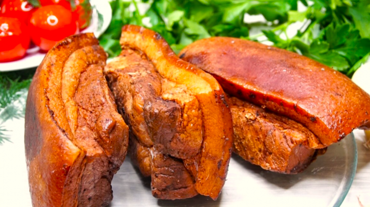 Сало «фальшивого» копчения без луковой шелухи – улетает со стола за минуты!