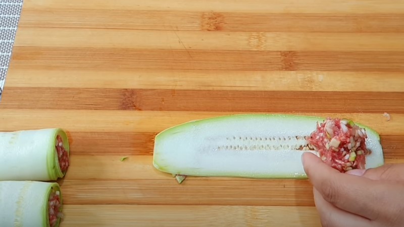 225