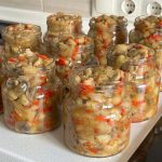 Потрясающая баклажанная икра с шампиньонами — идеальная зимняя заготовка!