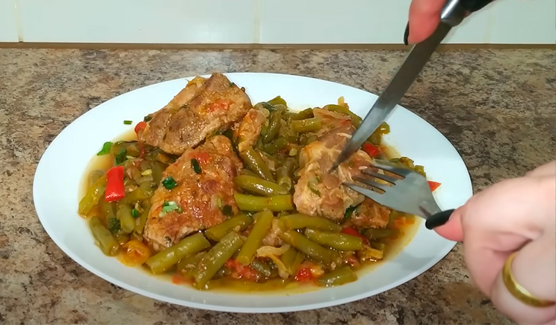 Тушёное мясо с овощами: простой рецепт, который удивит своим вкусом