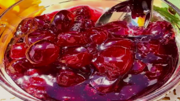 Настоящий вкус лета: густое вишнёвое варенье без лишней суеты!
