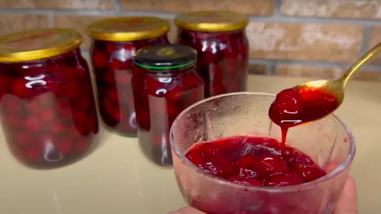 Забудьте о заморозке! Быстрое вишнёвое варенье за 5 минут