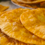 Чебуреки с пузырчатым тестом: проще простого и очень вкусно! 12 Чебуреки с пузырчатым тестом: проще простого и очень вкусно!