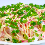 Летний салат «Фаворит»: нежный, сочный и очень вкусный 17 Летний салат «Фаворит»: нежный, сочный и очень вкусный