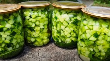 Маринованные огурцы кубиками – идеальная зимняя заготовка для салатов