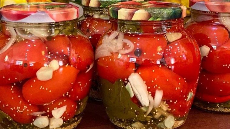 Восхитительные маринованные помидоры с горчицей на зиму — пикантный вкус, который покорит всех!