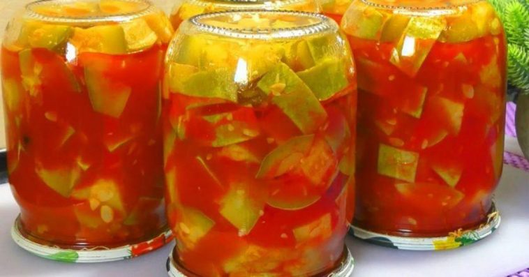 Хрустящие кабачки в томате с чесноком — вкусная заготовка на зиму