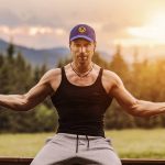 “На него охотятся чеченцы”: продюсер раскрыл тайны жизни Олега Винника в Германии 14 Олег Винник