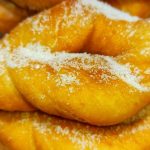 Домашние вергуны на кефире: традиционный рецепт хрустящей выпечки 16 Домашние вергуны на кефире: традиционный рецепт хрустящей выпечки