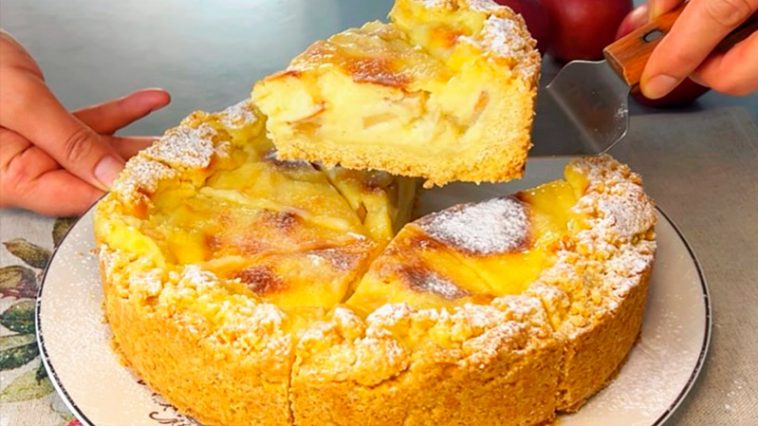 И торт не нужен: яблочный пирог с заварным кремом