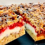 Тёртый сливовый пирог с белковой шапочкой — такой, от которого глаз не отвести 11 Тёртый сливовый пирог с белковой шапочкой — такой, от которого глаз не отвести