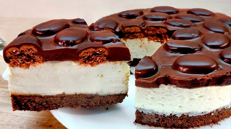 Торт без выпечки за полчаса — всего из печенья и шоколада