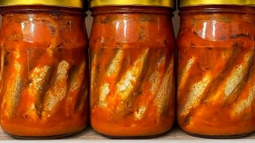 Покупаю самую дешёвую рыбку — а получается настоящая деликатесная консерва! Килька в томате без муки и без горечи!