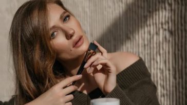 Тайный выезд во время войны: известная певица впервые рассказала, как ее муж пересек границу без денег и разрешений