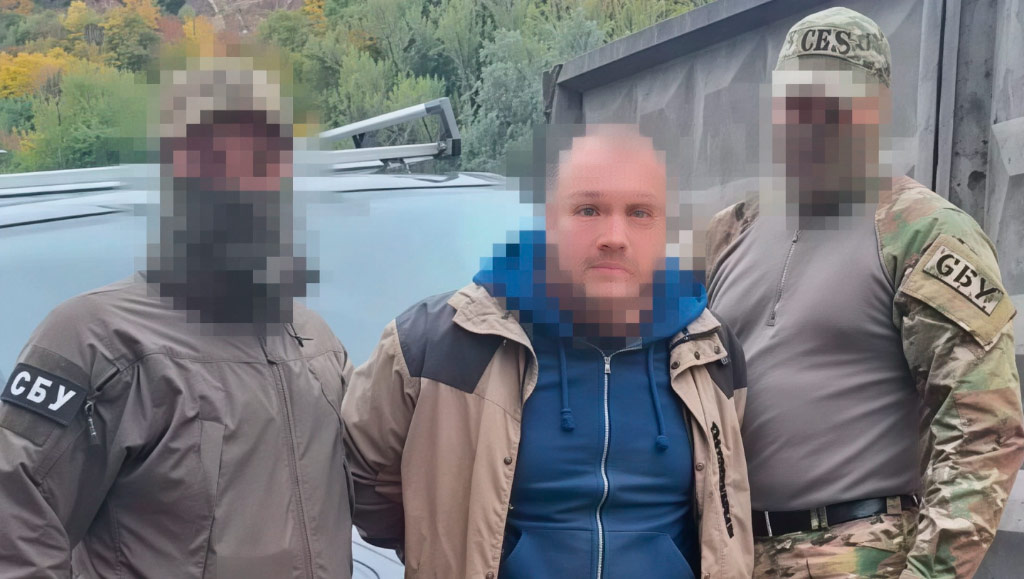 “Сливал ПВО и аэродромы врагу”: СБУ поймала российского агента прямо во время разведки