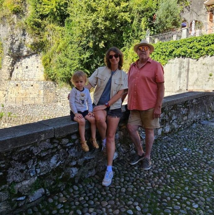 zhila s podrugoj no rodila ot andreya 71letnij makarevich poxvastalsya novymi foto s zhenoj i synom lolzona su 2