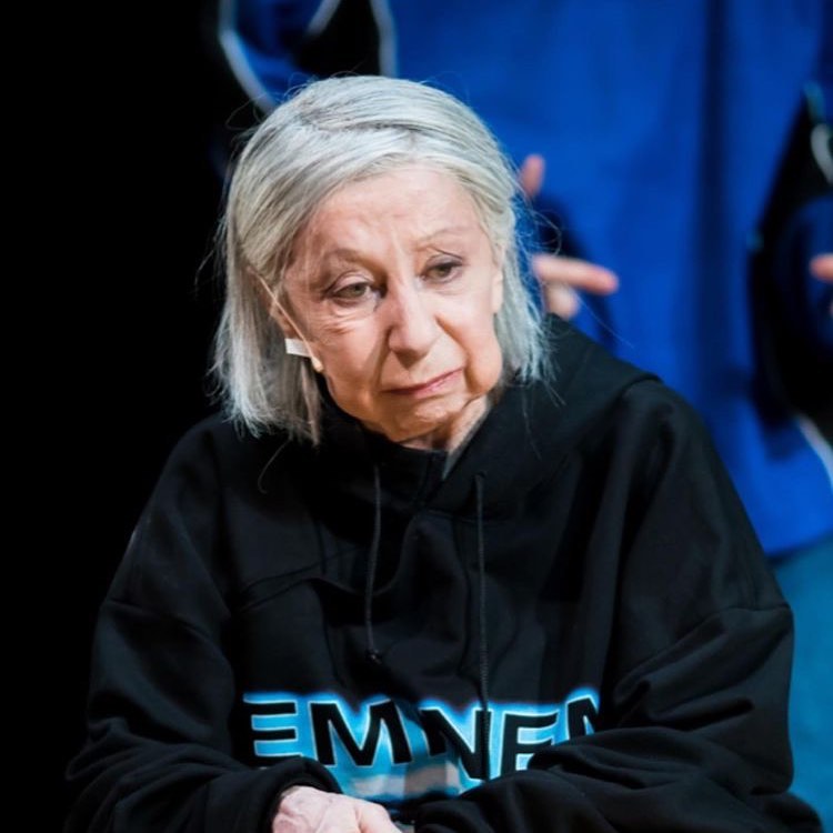 «Прощай, моя дорогая. Держись»: Лия Ахеджакова попрощалась с театром 6 Лия Ахеджакова