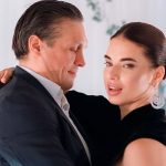 Объятия, говорящие больше слов: Усик и его любимая в интимной фотосессии 21 Объятия, говорящие больше слов: Усик и его любимая в интимной фотосессии