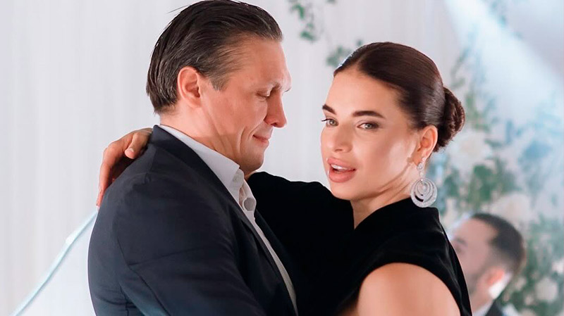 Объятия, говорящие больше слов: Усик и его любимая в интимной фотосессии