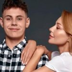 Тина Кароль умилила сеть новым семейным кадром: подросший Вениамин приехал к маме 16 Тина Кароль умиляла сеть новым семейным кадром: подросший Вениамин приехал к маме