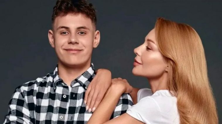 Тина Кароль умиляла сеть новым семейным кадром: подросший Вениамин приехал к маме