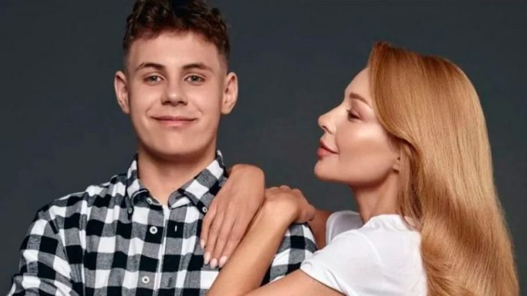 Тина Кароль умиляла сеть новым семейным кадром: подросший Вениамин приехал к маме