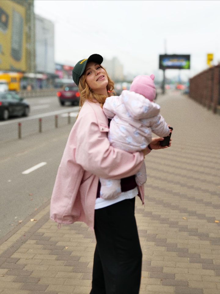 Анна Кошмал удивила сеть: впервые за долгое время показала мужа и дочь 7 smorkovkina 1762707567960 e1762793150350