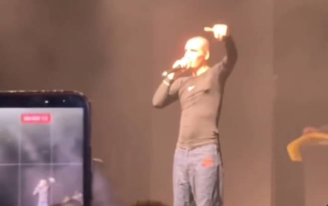 Рэпер FACE в Кишиневе выкрикнул «Слава Украине!» и жестко высмеял «переобувание» Трампа 8 2025 12 09 09 15 37 1