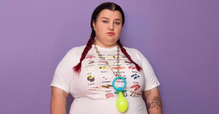 Alyona Alyona показала, какой была в 11 классе 7 Alyona Alyona показала, какой была в 11 классе