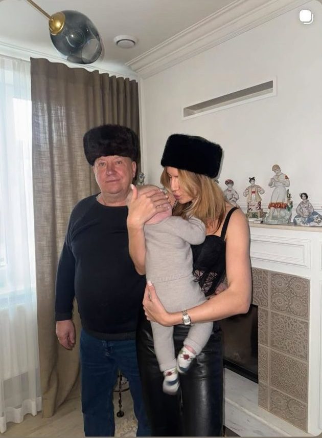 Нежный декабрь Леси Никитюк: ведущая впервые за долгое время показала подросшего полугодового сына 9 SaveClip.App 599918849 18550561144008885 7592430587210603410 n e1765728499886