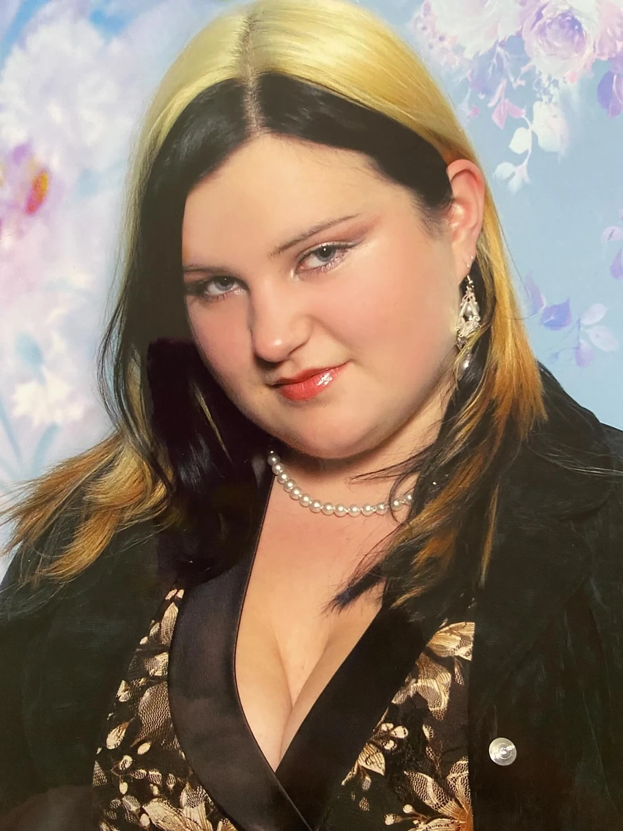 Alyona Alyona показала, какой была в 11 классе 8 Alyona Alyona показала, какой была в 11 классе