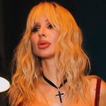 Лобода в огненном купальнике показала идеальные формы перед тренировкой 16 Лобода в огненном купальнике показала идеальные формы перед тренировкой