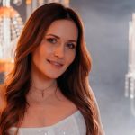 Выбрала себя и не жалеет: Наталья Денисенко в блестящем мини призналась, почему ее счастье раздражает других