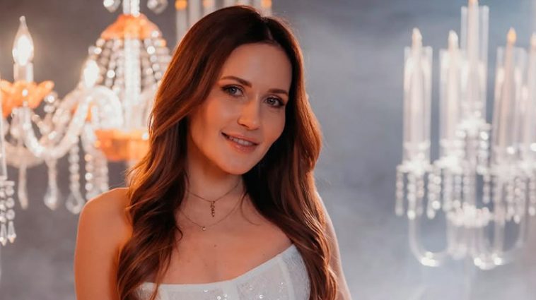 Выбрала себя и не жалеет: Наталья Денисенко в блестящем мини призналась, почему ее счастье раздражает других