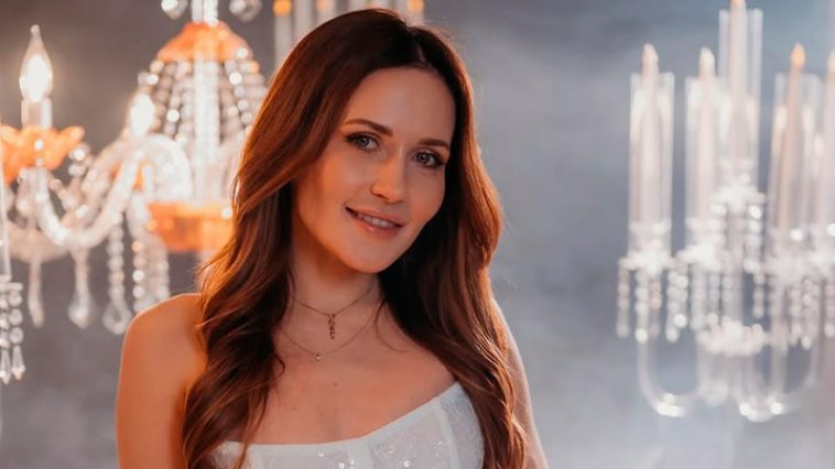 Выбрала себя и не жалеет: Наталья Денисенко в блестящем мини призналась, почему ее счастье раздражает других