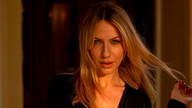 Леся Никитюк покорила Instagram эффектным образом, а любимый не сдержал восторга