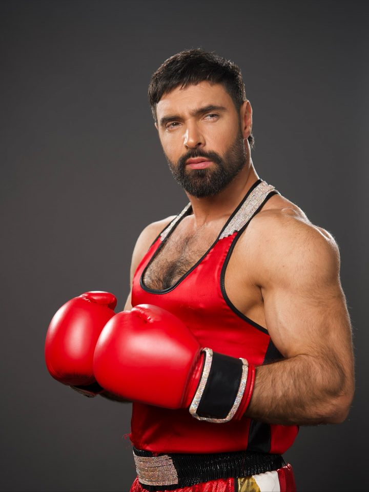 «Брови опускались»: Виталий Козловский откровенно рассказал о своих экспериментах с ботоксом и конфликтах в сети 7 Виталий Козловский