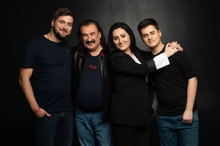 Никогда не пел по-русски, зато его песни знают все: 10 неизвестных фактов о Степане Гиге 11 11bd2743741f2ee7ef194e677b3921961738073308 e1768240785561