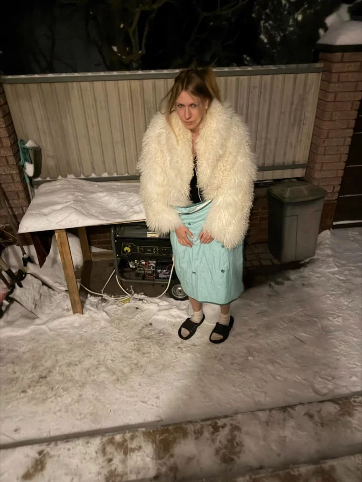 От гламура к генератору: Леся Никитюк покорила сеть домашним луком в шубе, одеяле и шлепках 6 54758e403bbc75041d3ad6ef674fd4a31769427303 e1769527157999