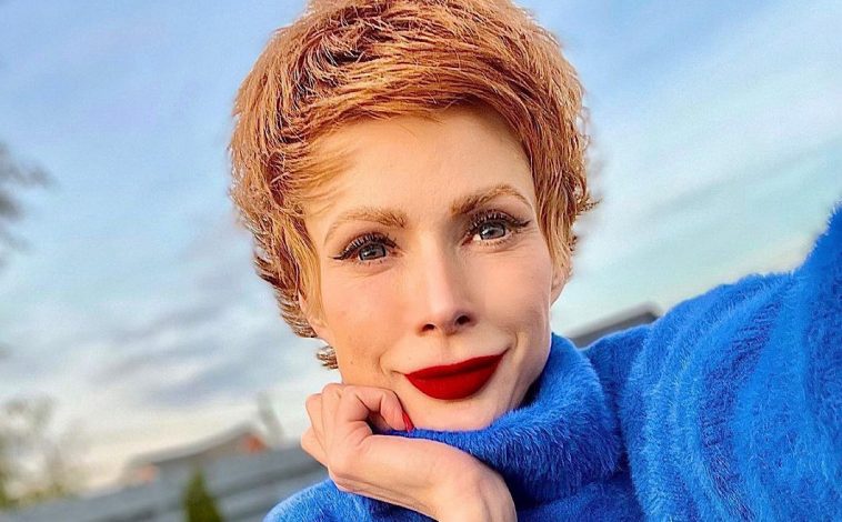 Купальник, каблуки и топор: Елена-Христина Лебедь устроила экстремальный фитнес прямо в снегу