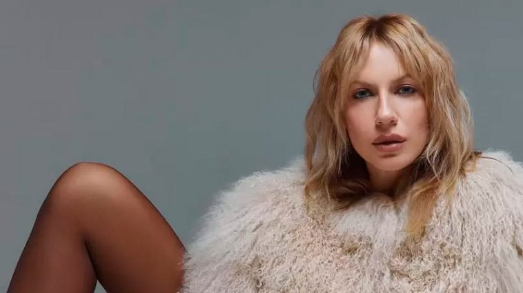 От гламура к генератору: Леся Никитюк покорила сеть домашним луком в шубе, одеяле и шлепках 5 От гламура к генератору: Леся Никитюк покорила сеть домашним луком в шубе, одеяле и шлепках