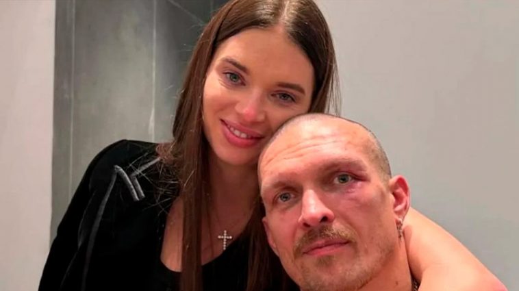Снег, дети и слова единства: жена Усика показала теплые семейные мгновения чемпиона