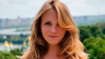 «Себя не узнала»: Анна Кошмал показалась брюнеткой