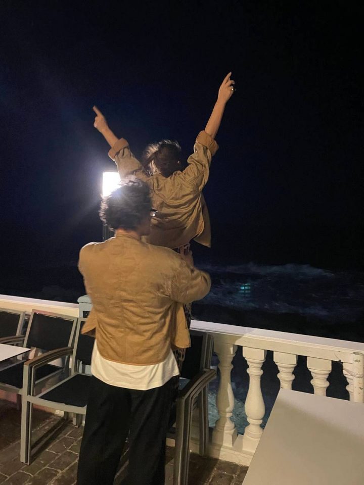 «Словно на «Титанике»: Наталья Могилевская впервые показала нежные объятия с любимым на фоне океана 5 Наталия Могилевская