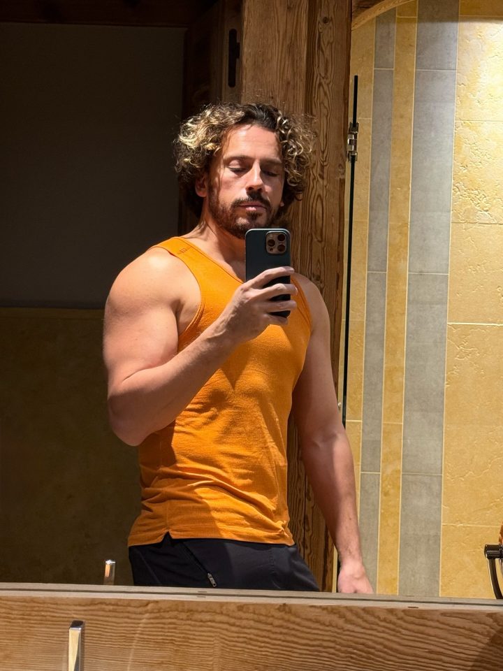 Максим Галкин в 49 сверкнул стальными мышцами в Куршевеле — фанатки в восторге 5 Максим Галкин