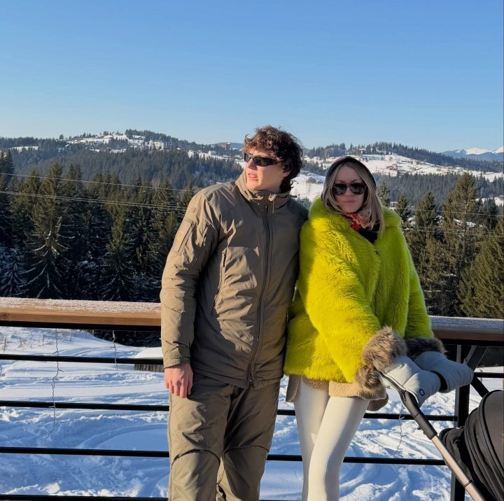 Леся Никитюк показала купание 8-месячного сына, а жених-военный засыпал малыша поцелуями 5 1771521612461 e1771521941248