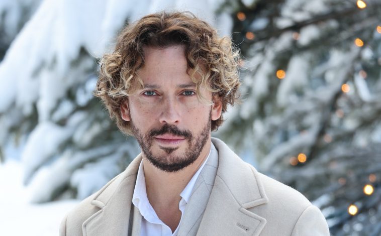 «Надо подогревать интерес»: Максим Галкин покорил Аликанте новым брутальным образом 1 Максим Галкин